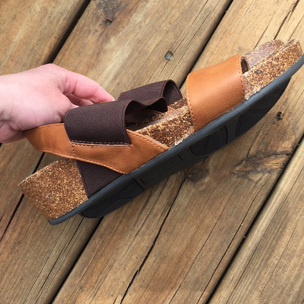 Natural Soul brown & tan sandals - Picture 6 of 9